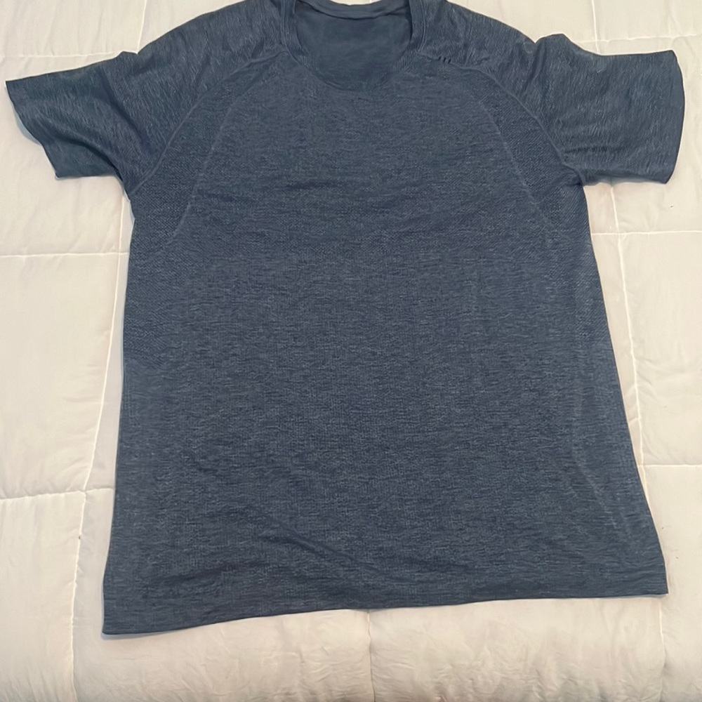 Mens lululemon blue L metal tech vent t shirt
